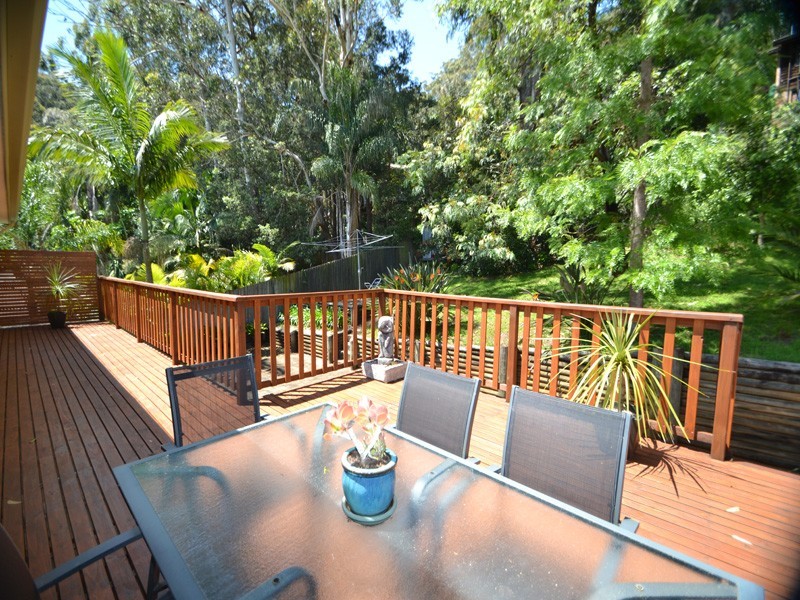 113 Lake Shore Dr, North Avoca NSW 2260