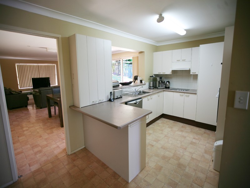 6 Blue Bell Drive, Wamberal NSW 2260