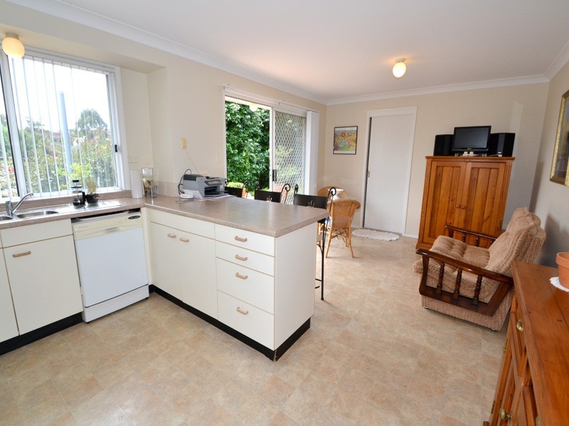 41 Bronzewing Dr, Erina NSW 2250