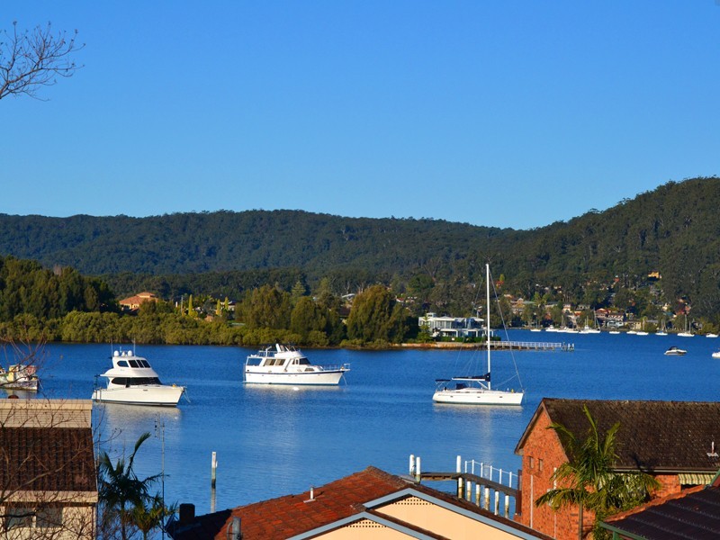 90 Albany St, Point Frederick NSW 2250
