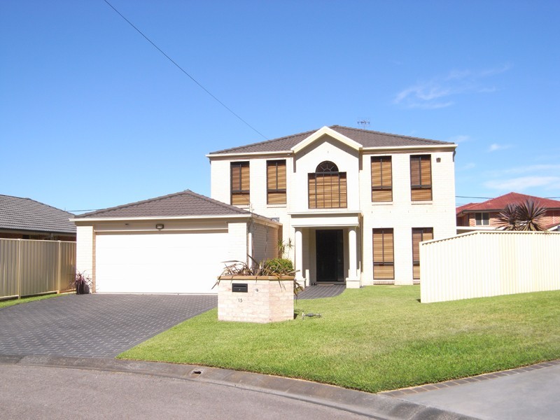 15 Burdett Pl, Umina Beach NSW 2257