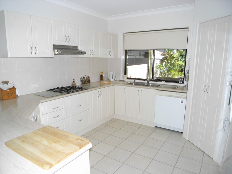 15 Burdett Pl, Umina Beach NSW 2257