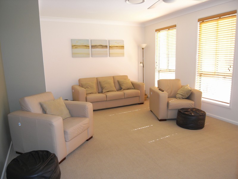 15 Burdett Pl, Umina Beach NSW 2257