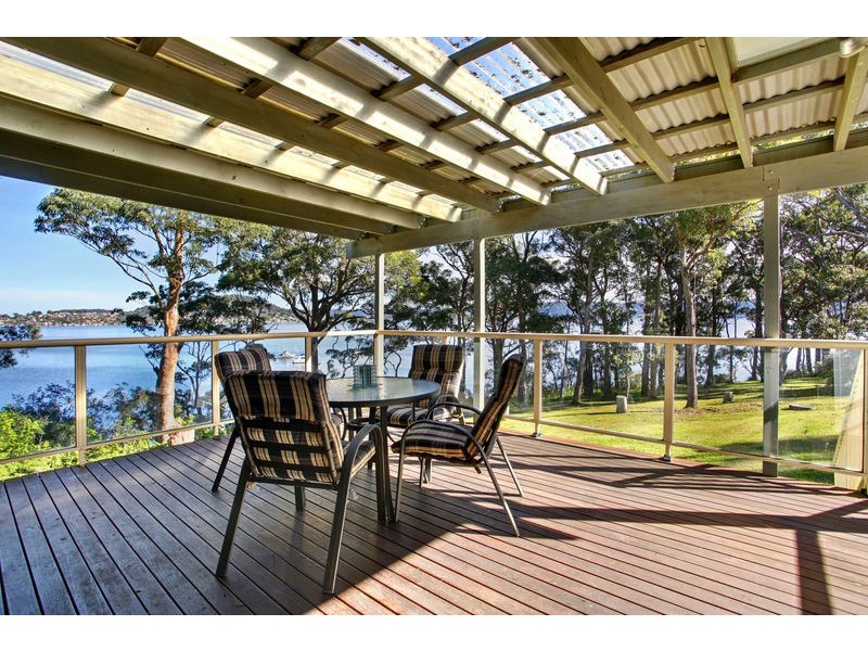 16 Lexington Parade, Green Point NSW 2251