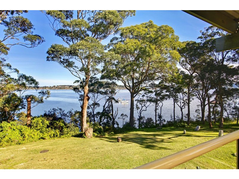 16 Lexington Parade, Green Point NSW 2251