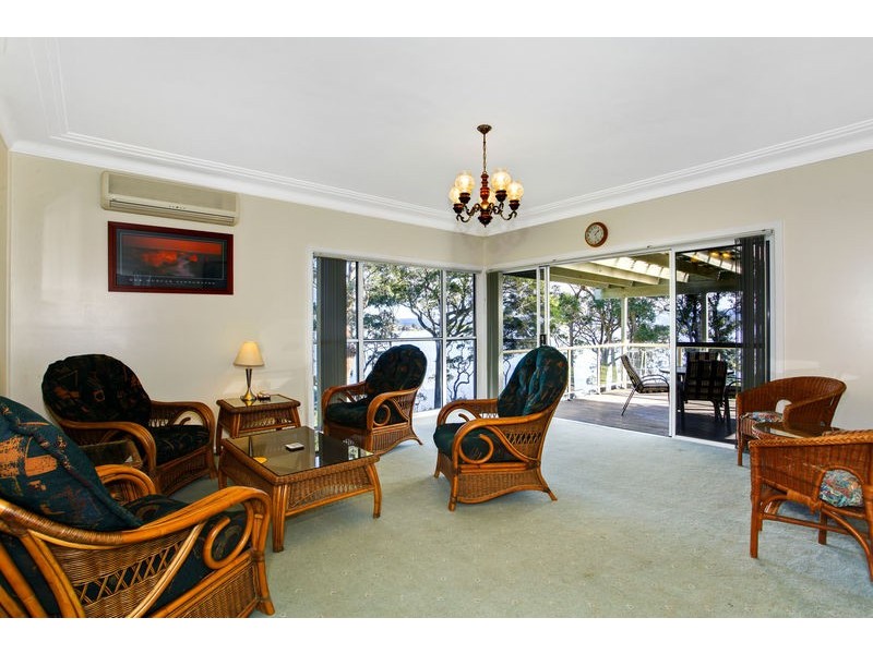 16 Lexington Parade, Green Point NSW 2251