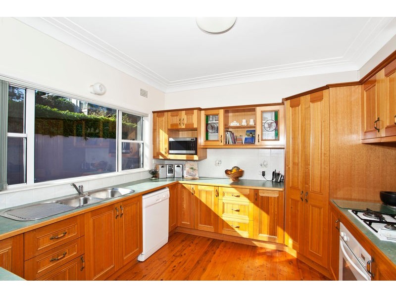 16 Lexington Parade, Green Point NSW 2251