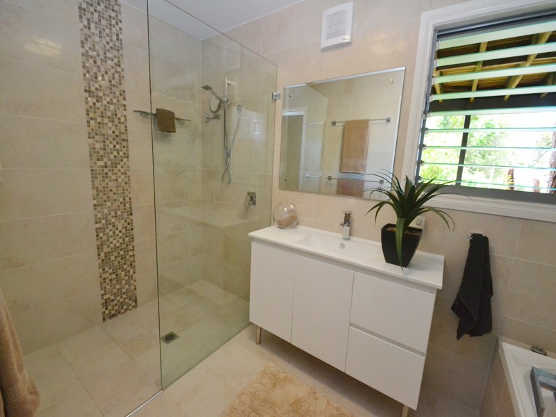 15 Yeramba Cres, Terrigal NSW 2260