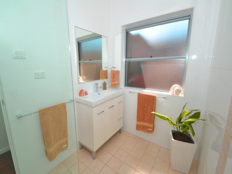 80 Tramway Rd, North Avoca NSW 2260