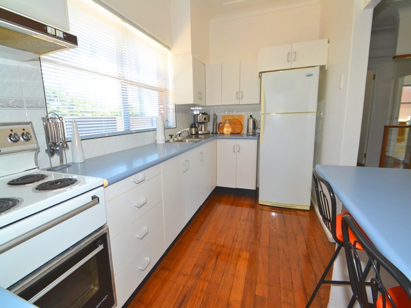 80 Tramway Rd, North Avoca NSW 2260