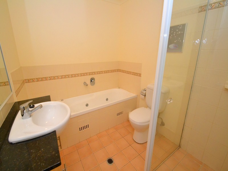 2/14 Barrington Rd, Terrigal NSW 2260