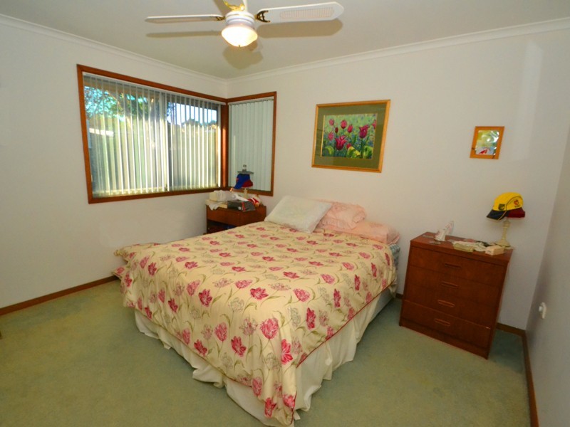 11 Joan Street, Forresters Beach NSW 2260