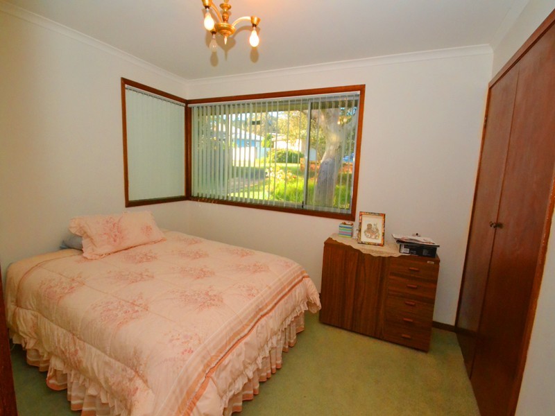 11 Joan Street, Forresters Beach NSW 2260