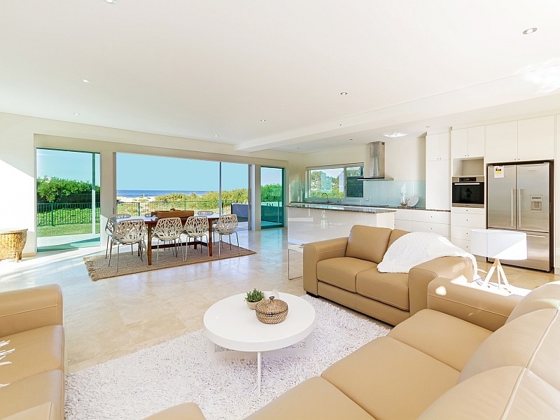 165 Avoca Dr, Avoca Beach NSW 2251