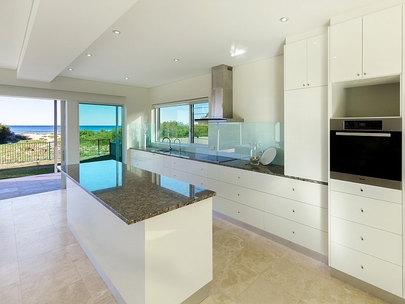 165 Avoca Dr, Avoca Beach NSW 2251