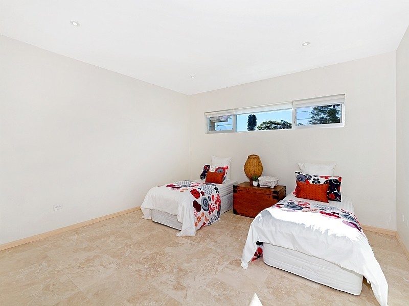 165 Avoca Dr, Avoca Beach NSW 2251