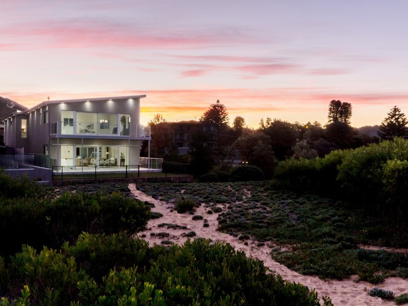165 Avoca Dr, Avoca Beach NSW 2251