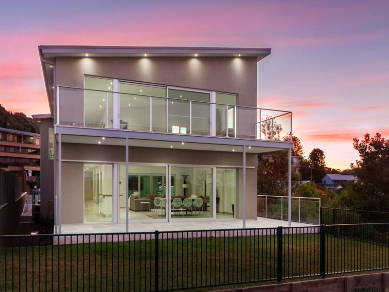 165 Avoca Dr, Avoca Beach NSW 2251