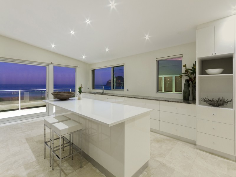 165 Avoca Dr, Avoca Beach NSW 2251