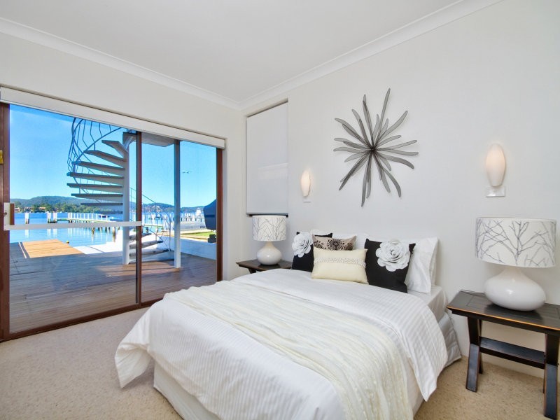 41 Kurrawa Ave, Point Clare NSW 2250