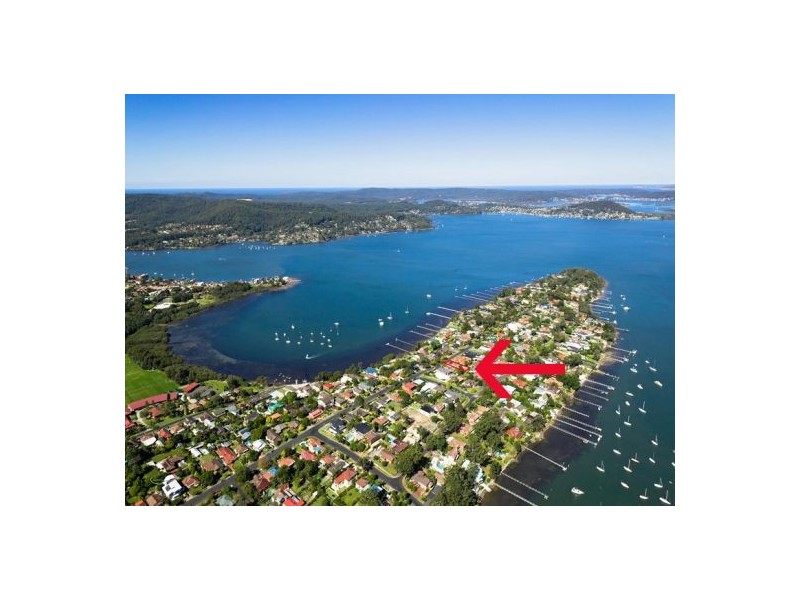 90 Albany St, Point Frederick NSW 2250