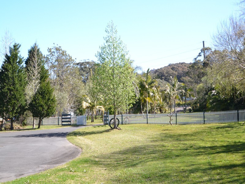 466 Tumbi Rd, Wamberal NSW 2260