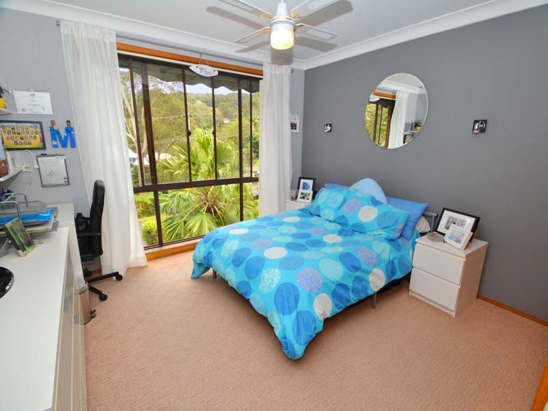 109 Lake Shore Dr, North Avoca NSW 2260