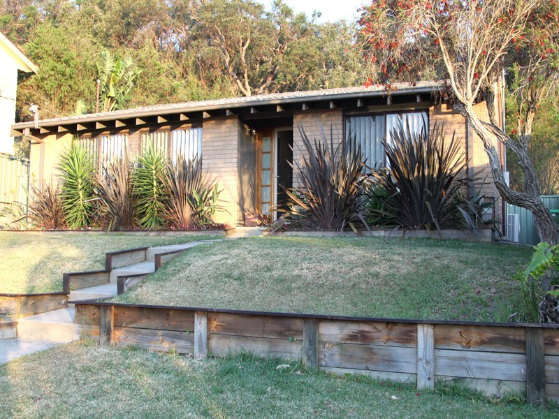 91 Lowanna Avenue, Forresters Beach NSW 2260