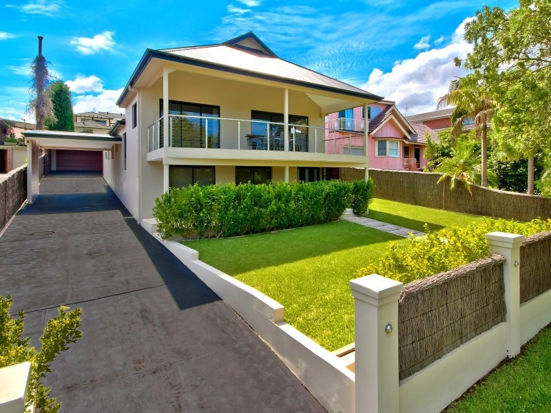 90 Albany Street, Point Frederick NSW 2250