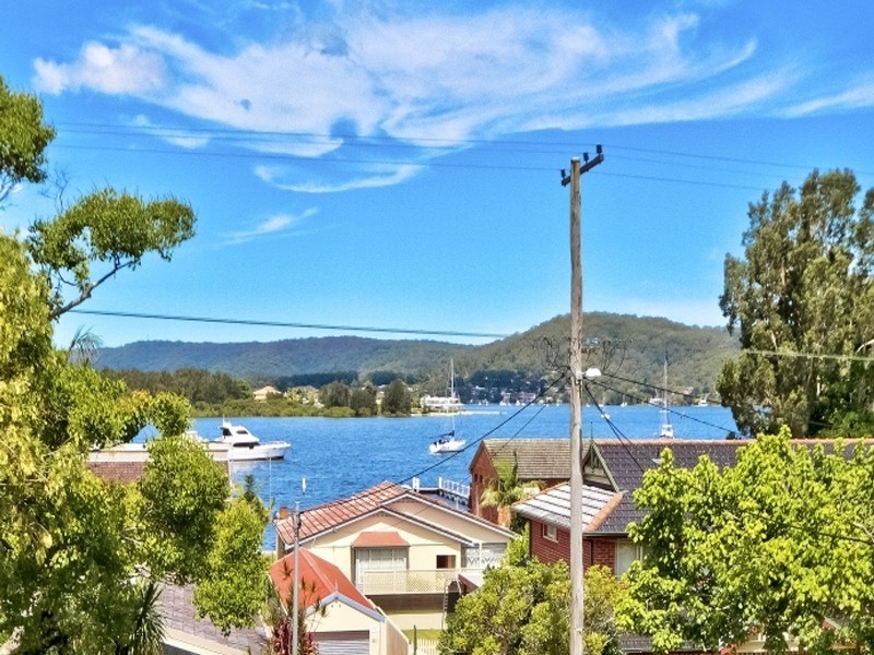 90 Albany Street, Point Frederick NSW 2250
