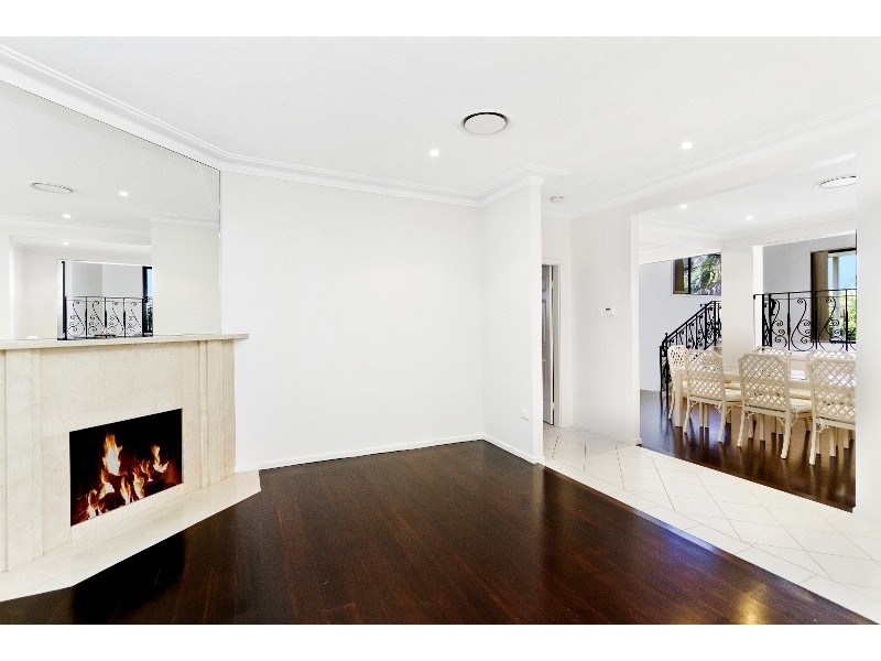 90 Albany Street, Point Frederick NSW 2250