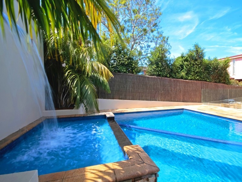 90 Albany Street, Point Frederick NSW 2250