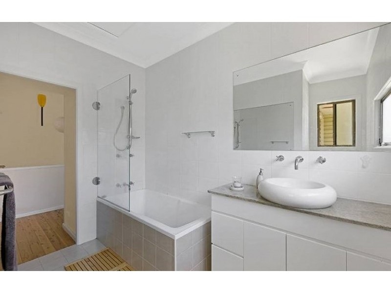 10 Ogilvie Street, Terrigal NSW 2260