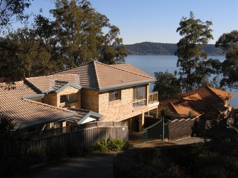 321 Avoca Drive, Green Point NSW 2251