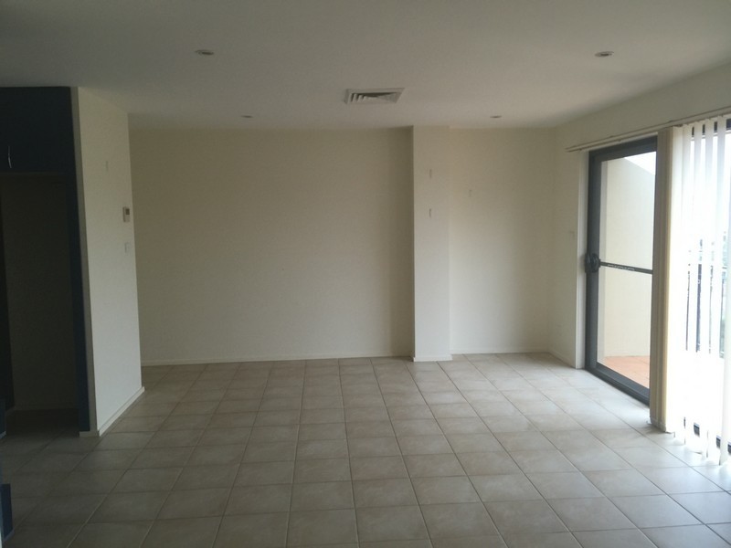 2/10 Smillie Avenue, Terrigal NSW 2260