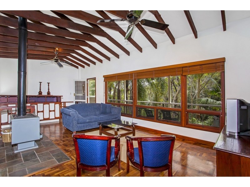 6 Bellevue Crescent, North Avoca NSW 2260