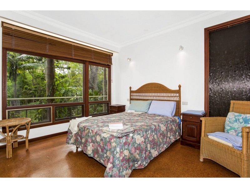 6 Bellevue Crescent, North Avoca NSW 2260