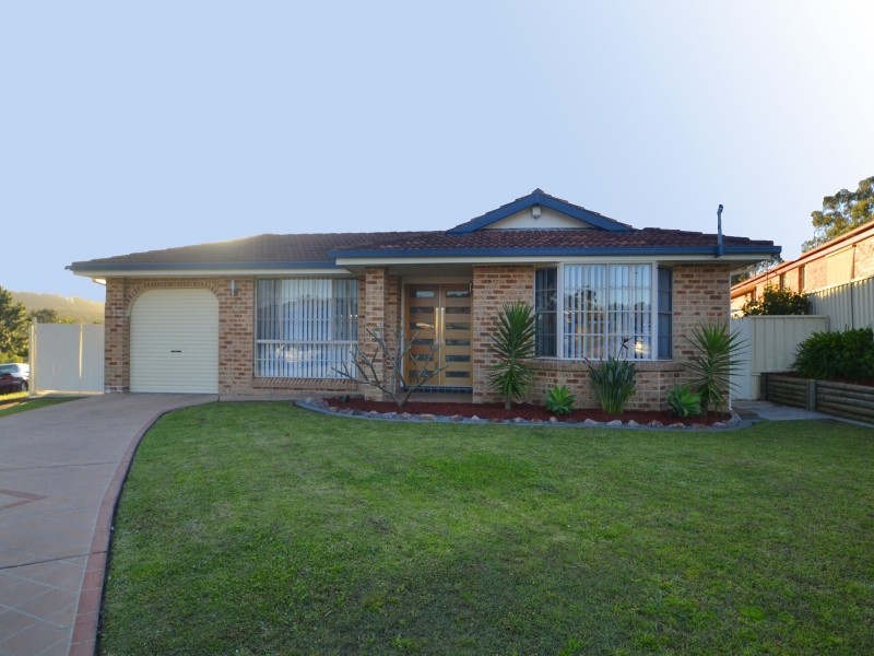 9 Peta Close, Bateau Bay NSW 2261