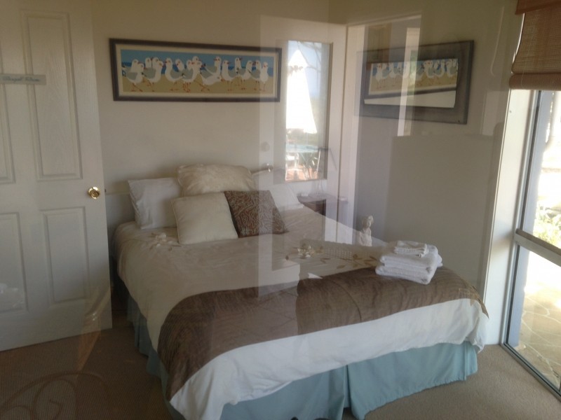 Flat/27 Table Top Road, North Avoca NSW 2260
