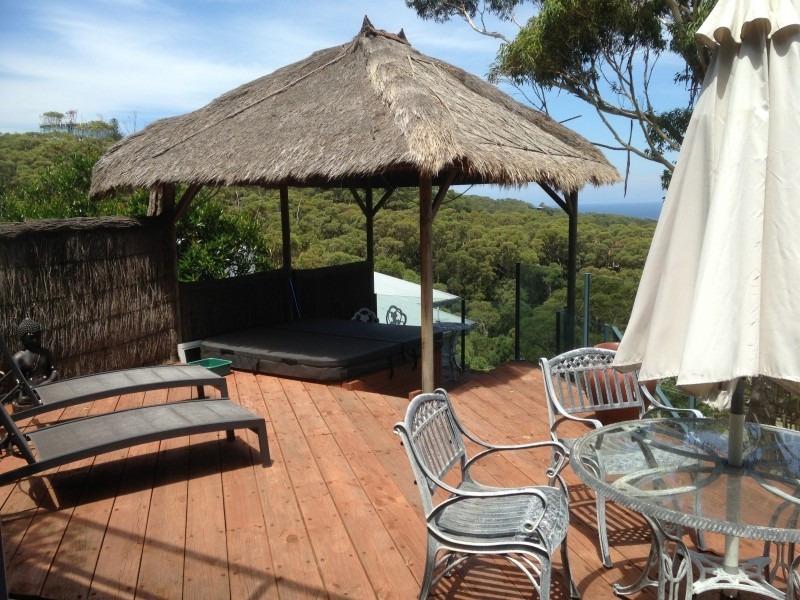 Flat/27 Table Top Road, North Avoca NSW 2260