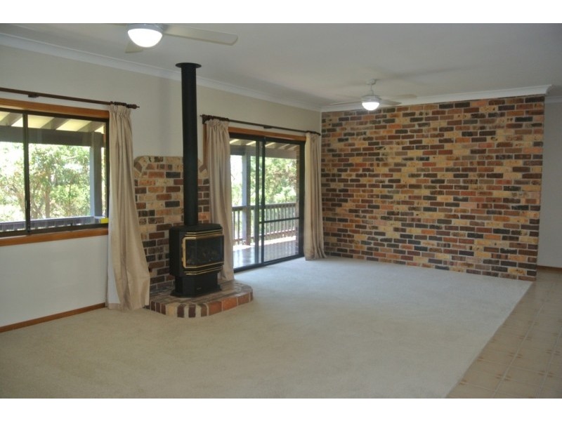 2 Maas Parade, Forresters Beach NSW 2260