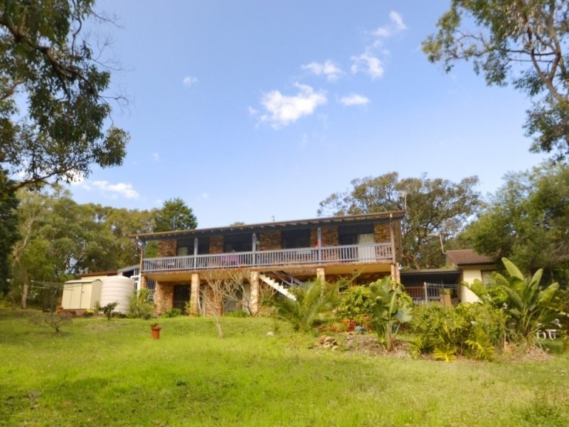 2 Maas Parade, Forresters Beach NSW 2260