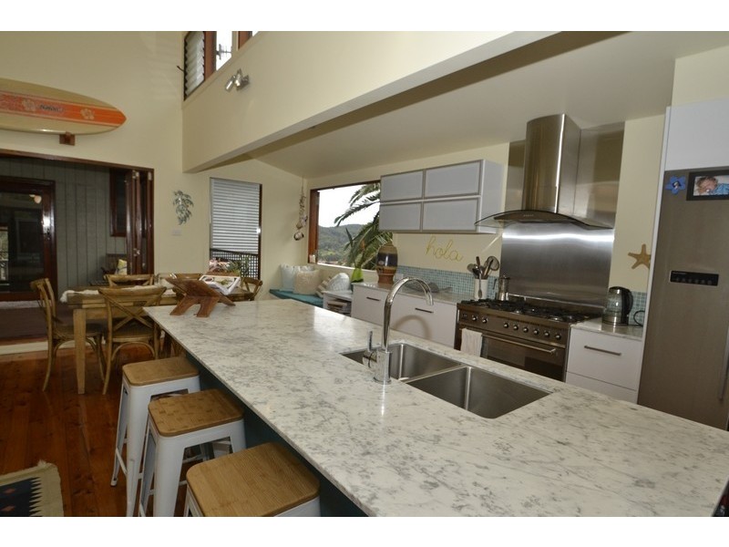 8 Myee Close, Forresters Beach NSW 2260