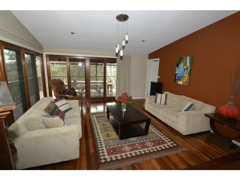 8 Myee Close, Forresters Beach NSW 2260