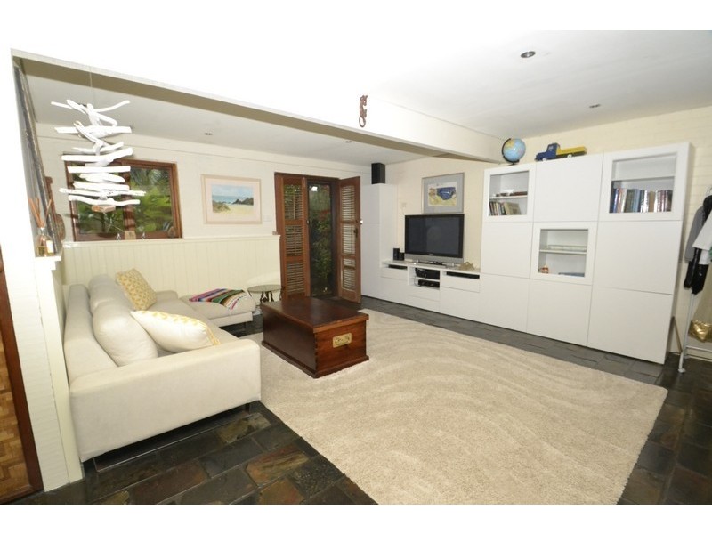 8 Myee Close, Forresters Beach NSW 2260