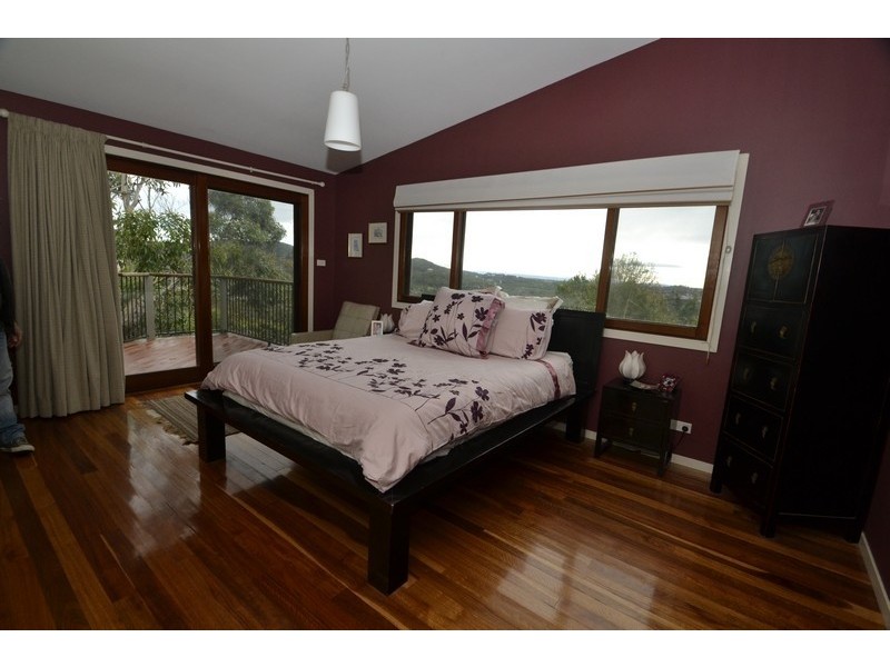 8 Myee Close, Forresters Beach NSW 2260