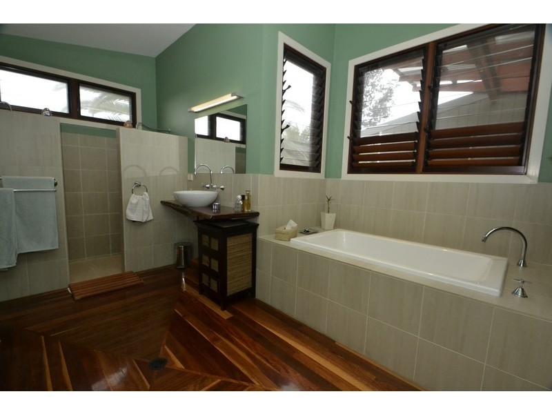 8 Myee Close, Forresters Beach NSW 2260