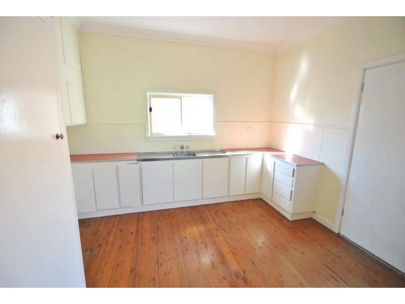 305 Main Road, Toukley NSW 2263