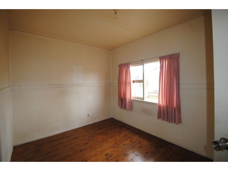 32 Coraldeen Avenue, Gorokan NSW 2263