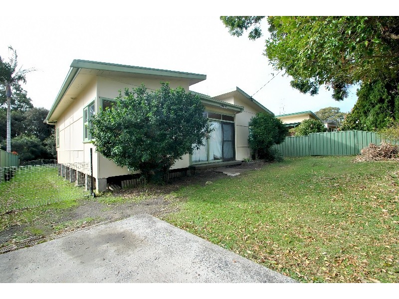 14 Ninth Ave, Toukley NSW 2263
